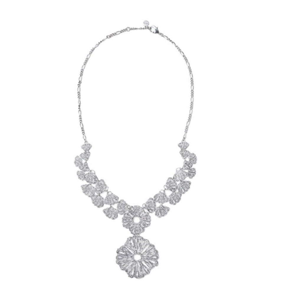 Stella & Dot Silver Geneve Floral Lace Pendant Necklace 18"